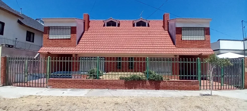 Importante propiedad! Dos casas en block. Santa Teresita