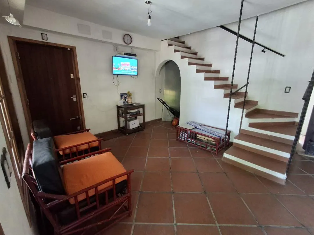 VENDE CHALET + DPTO - MUY AMPLIOS