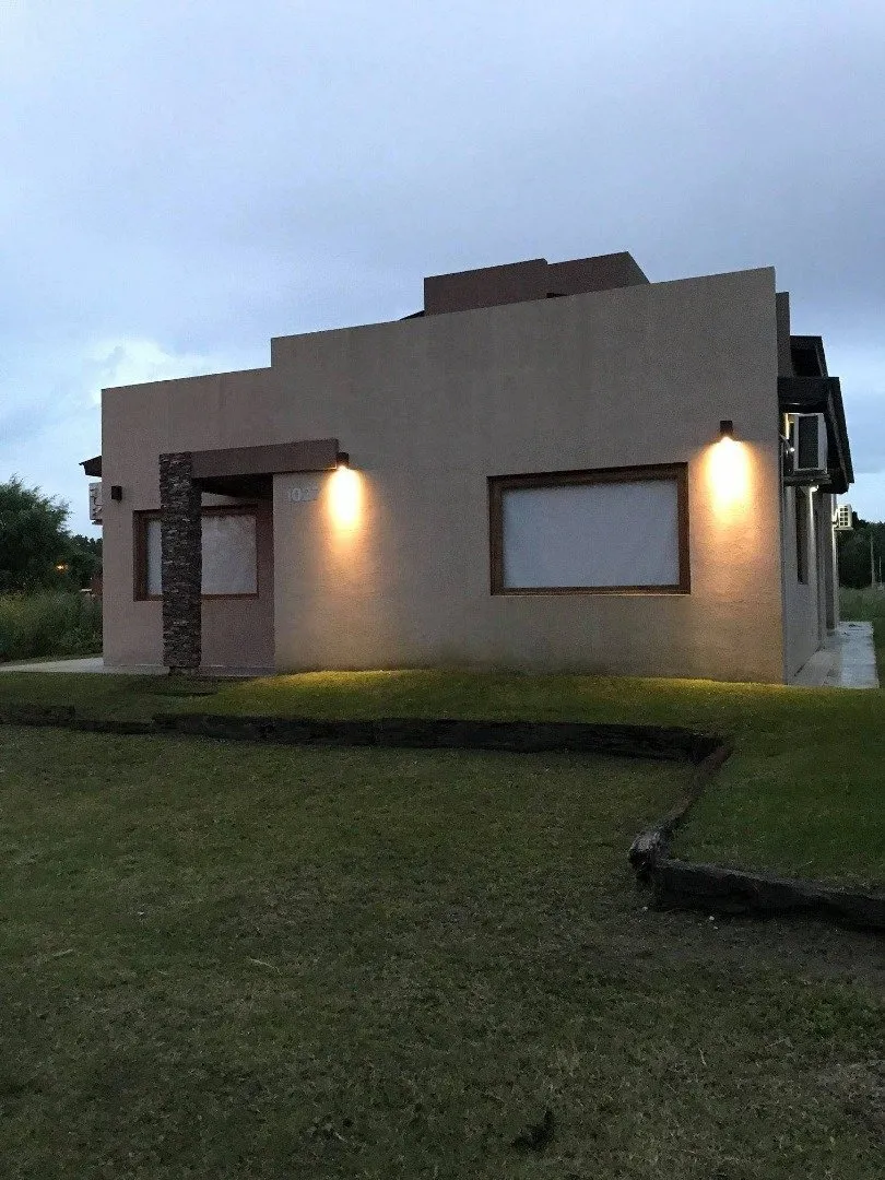 Complejo En Costa Del Este. Una Propiedad 3 Alquileres!