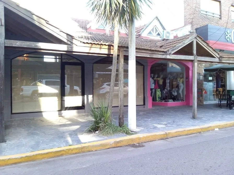 Local Sobre Calle Peatonal Santa Teresita