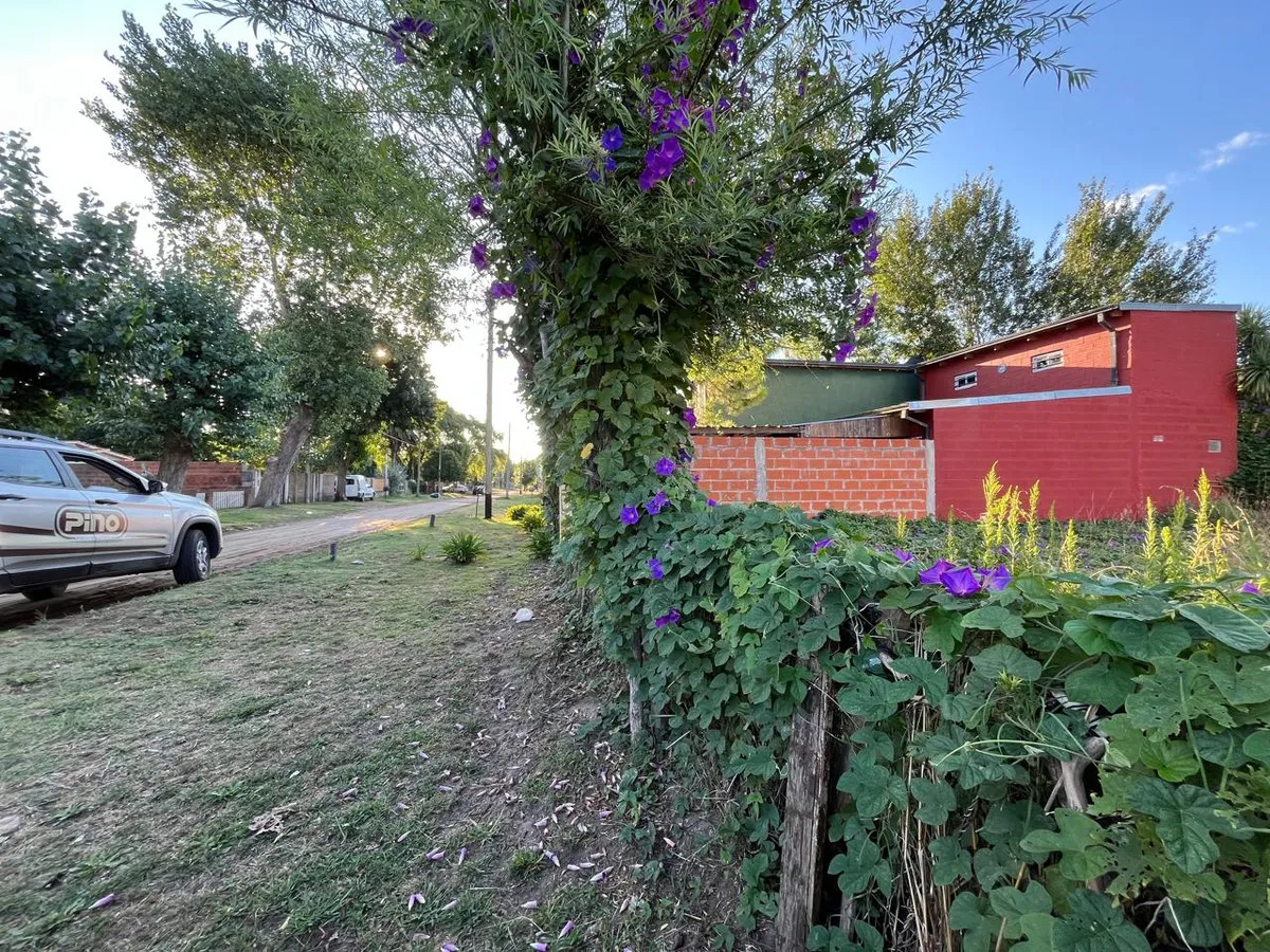 Lote En Barrio De Residentes Estables A 11 Cuadras Del Mar