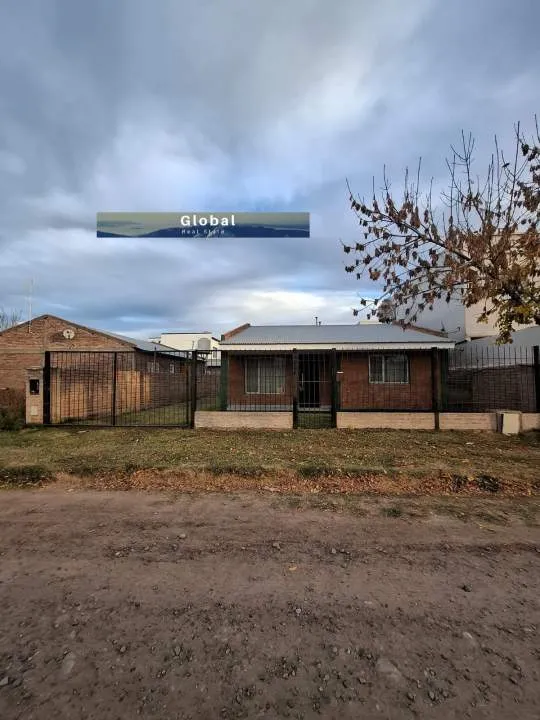 CASA EN VENTA FERNÁNDEZ ORO, RIO NEGRO PATAGONIA ARGENTINA