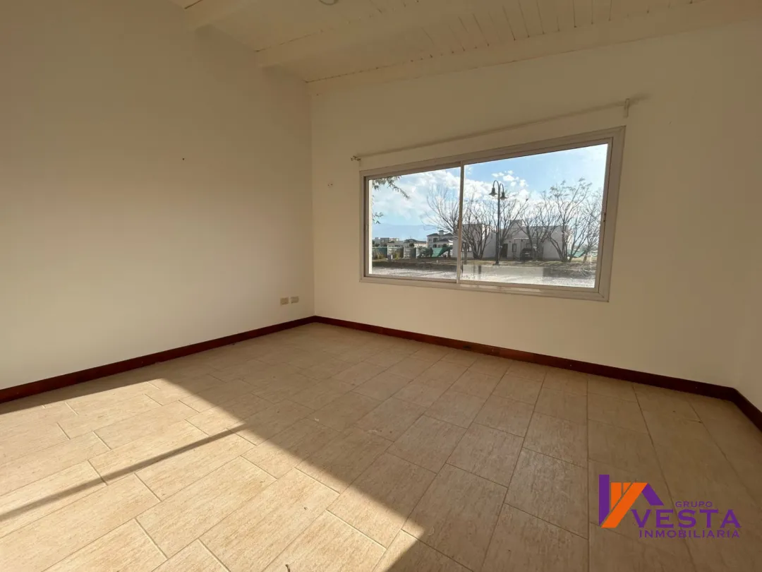 CASA EN ALQUILER CLUB DE CAMPO EL AYBAL ZONA AEROPUERTO