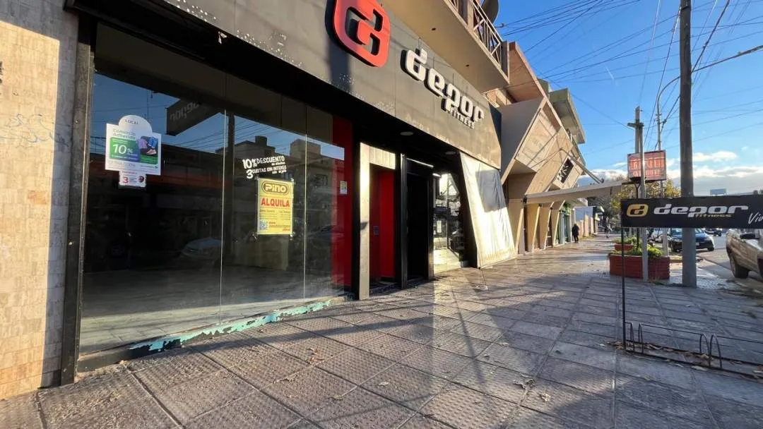 Gran local sobre Avenida 32