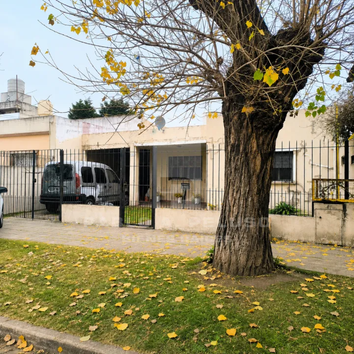 VENTA CASA 5 AMBIENTES. SAN ANTONIO DE PADUA, MERLO. ZONA OESTE. BUENOS AIRES.