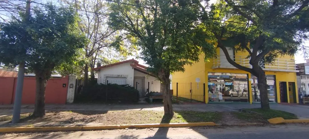 Sola en lote sobre Av 32. Oportunidad Comercial en Santa Teresita!