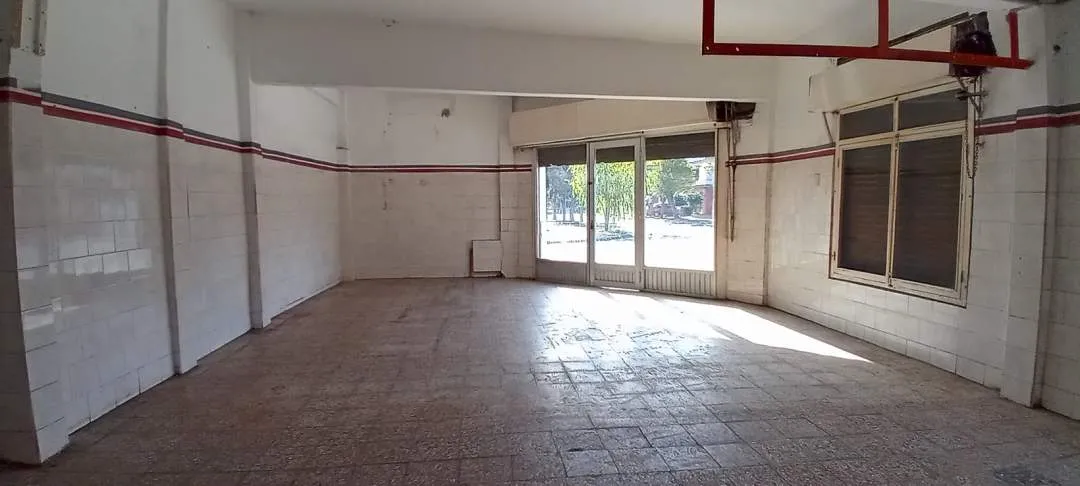 Hermoso local con vivienda y gas natural en Santa Teresita