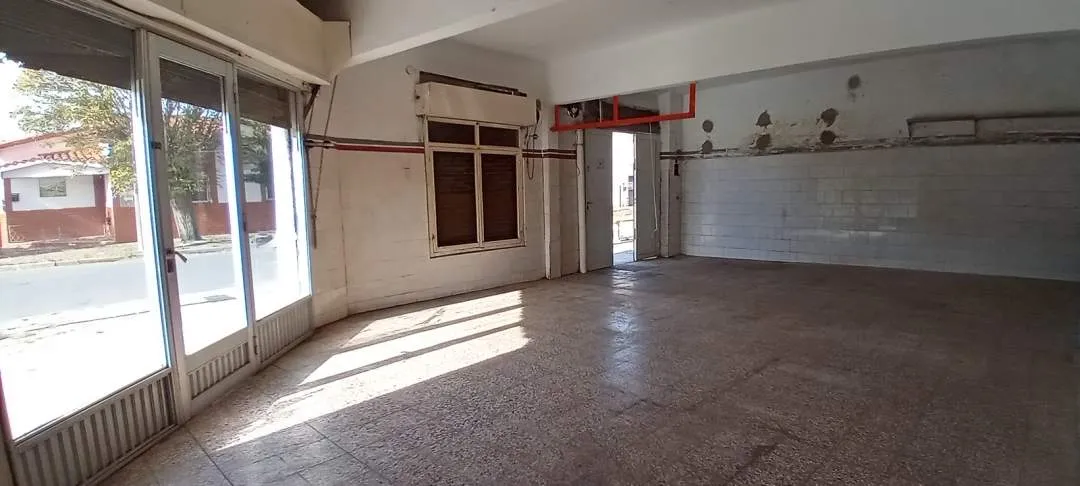 Hermoso local con vivienda y gas natural en Santa Teresita