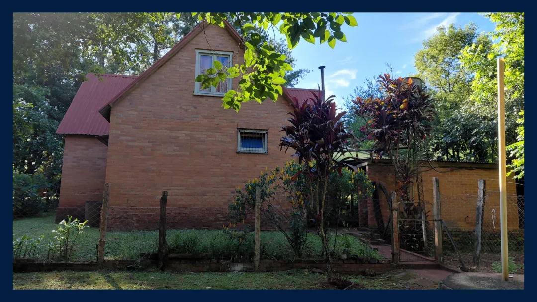 CHACRA con CASA Neoclasica - Capiovi, Misiones.