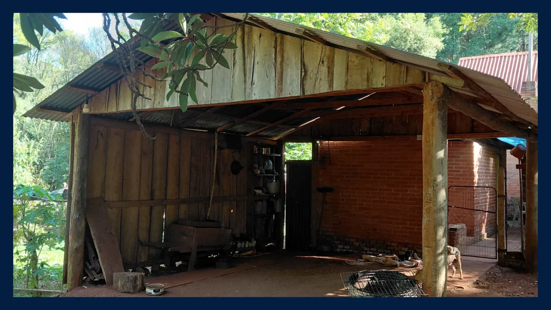 CHACRA con CASA Neoclasica - Capiovi, Misiones.