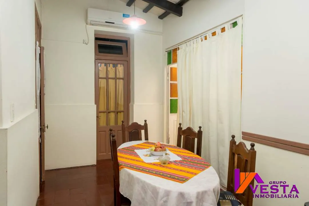 CASA EN VENTA + DOS LOCALES COMERCIALES *SAN LUIS 900* MACROCENTRO