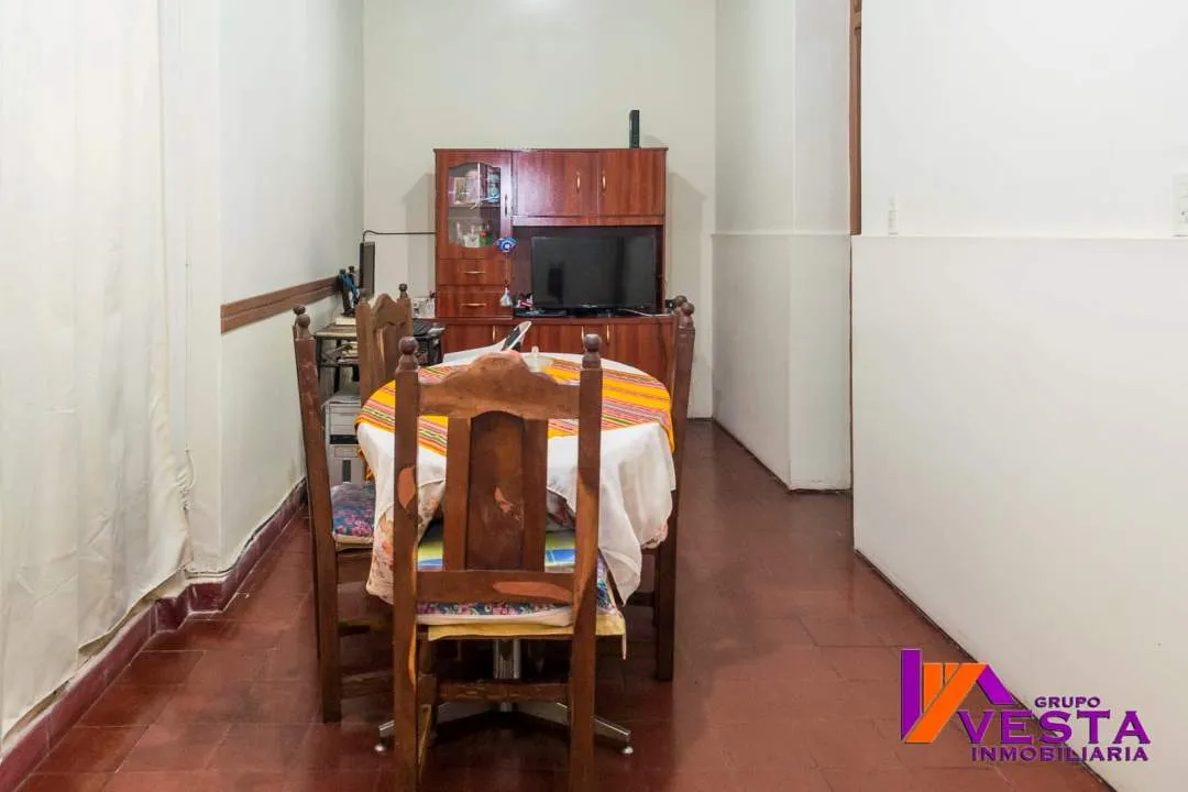 CASA EN VENTA + DOS LOCALES COMERCIALES *SAN LUIS 900* MACROCENTRO