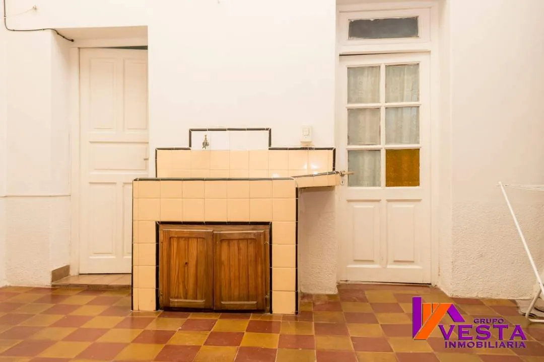 CASA EN VENTA + DOS LOCALES COMERCIALES *SAN LUIS 900* MACROCENTRO
