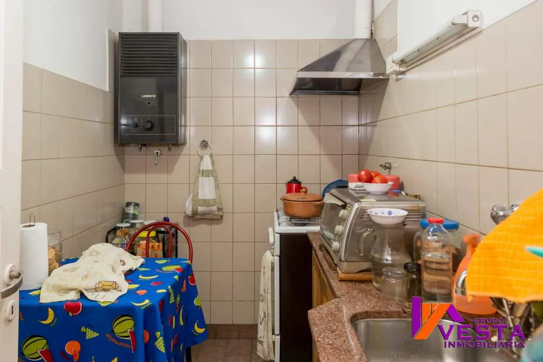 CASA EN VENTA + DOS LOCALES COMERCIALES *SAN LUIS 900* MACROCENTRO