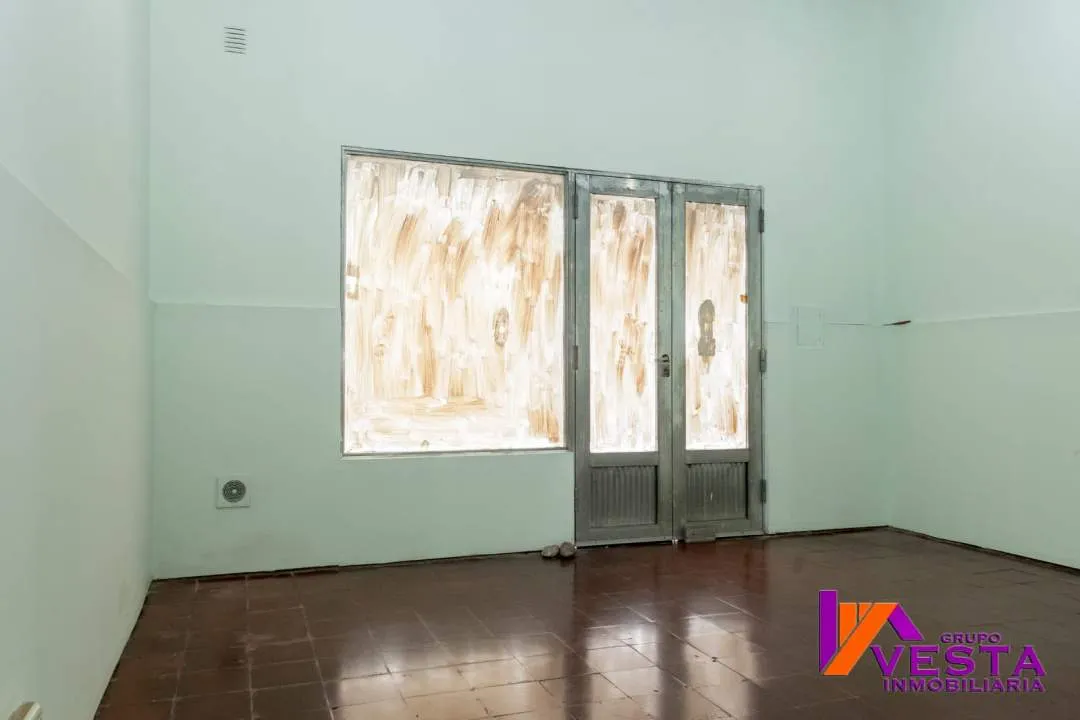 CASA EN VENTA + DOS LOCALES COMERCIALES *SAN LUIS 900* MACROCENTRO