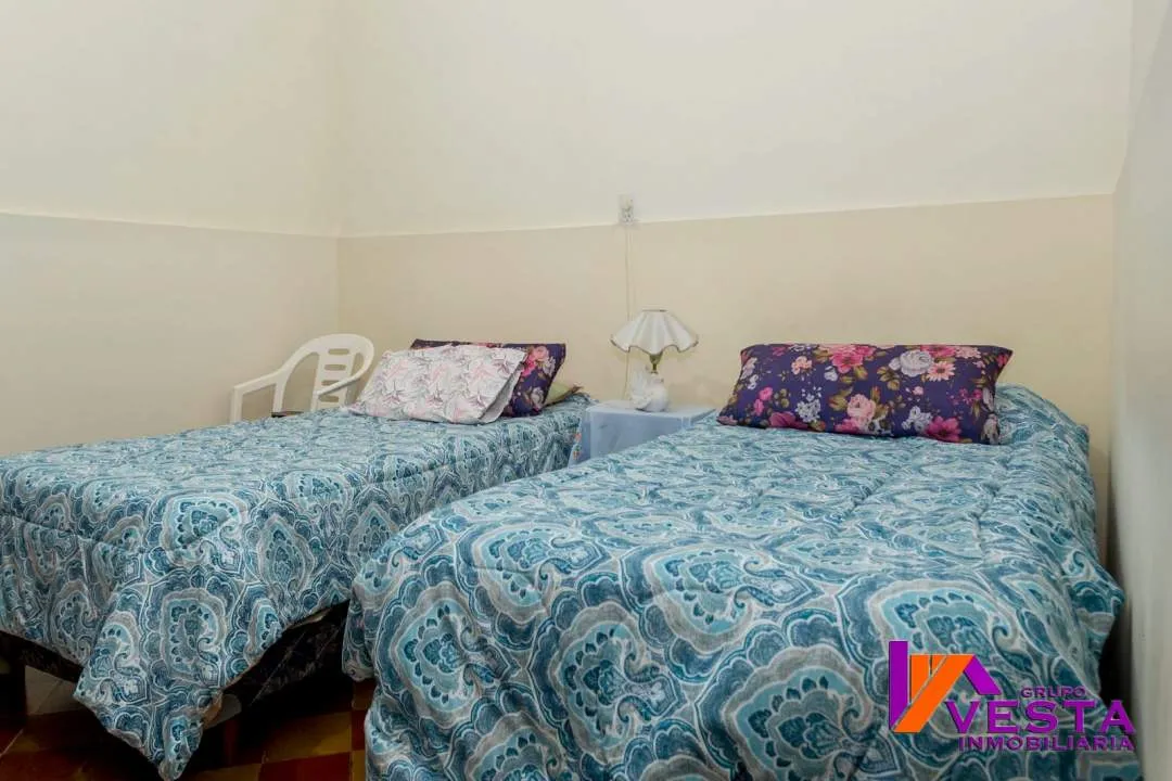 CASA EN VENTA + DOS LOCALES COMERCIALES *SAN LUIS 900* MACROCENTRO