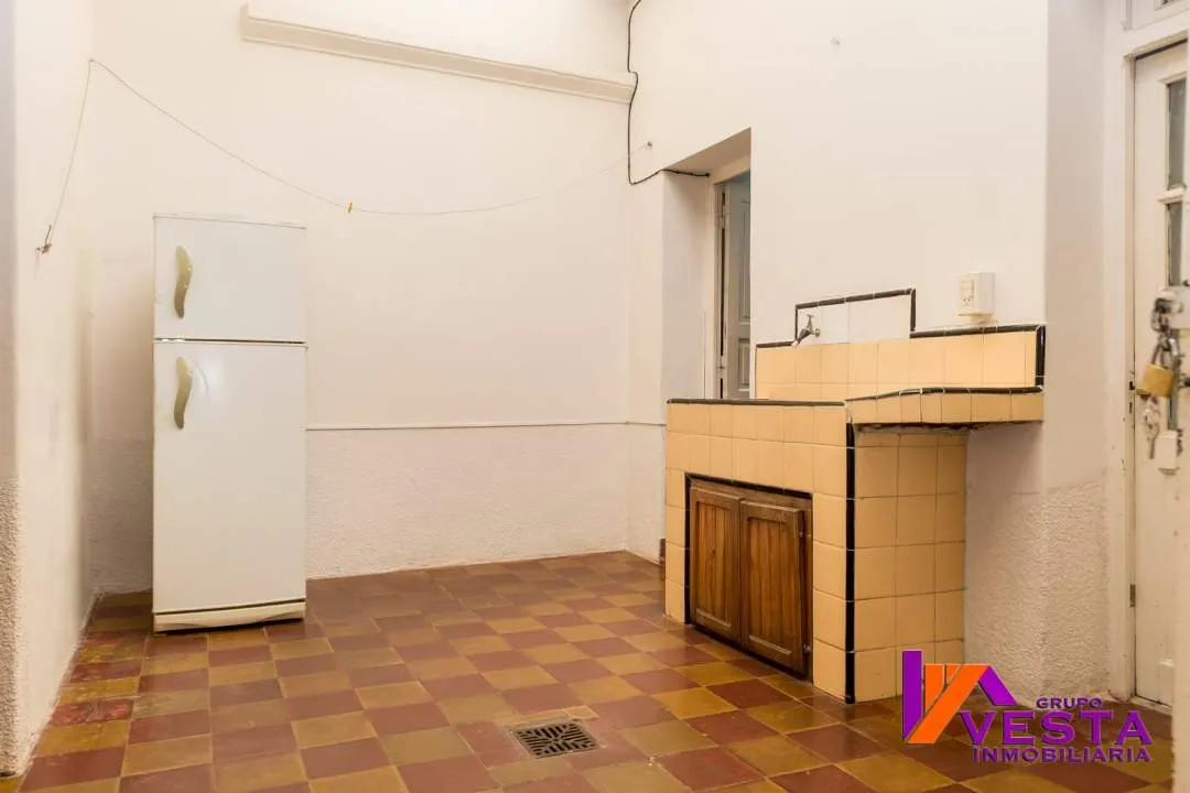 CASA EN VENTA + DOS LOCALES COMERCIALES *SAN LUIS 900* MACROCENTRO