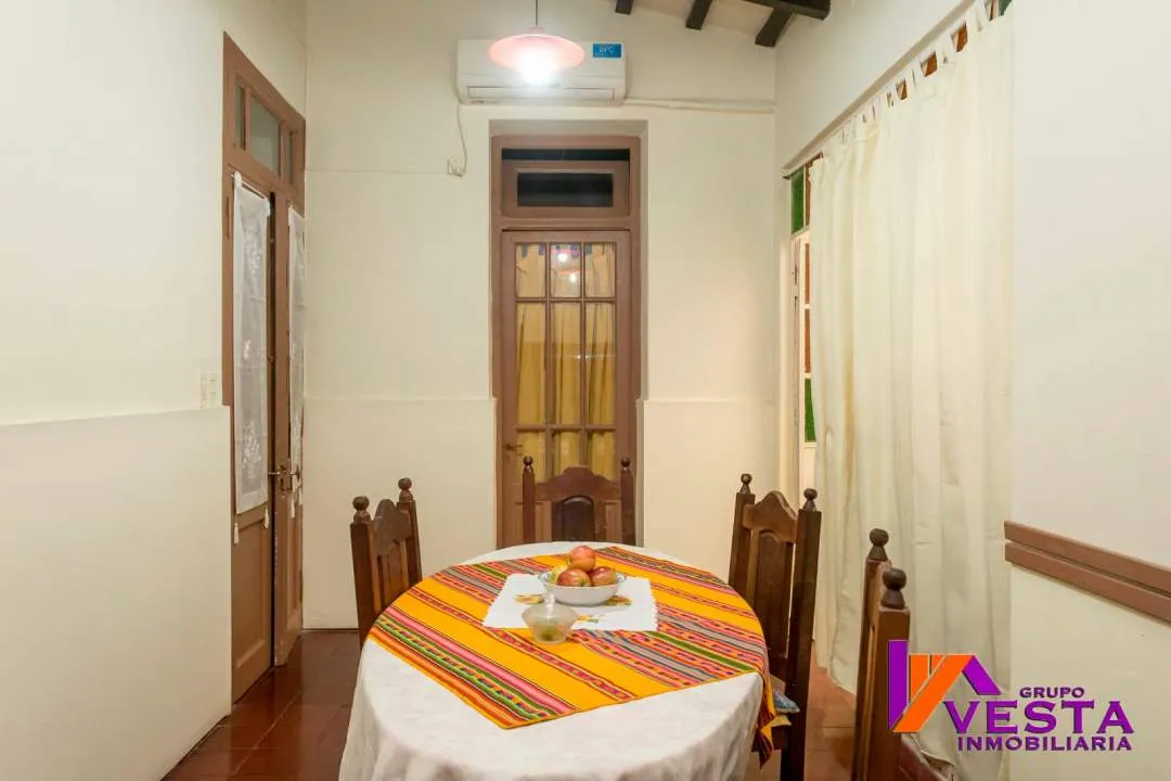 CASA EN VENTA + DOS LOCALES COMERCIALES *SAN LUIS 900* MACROCENTRO