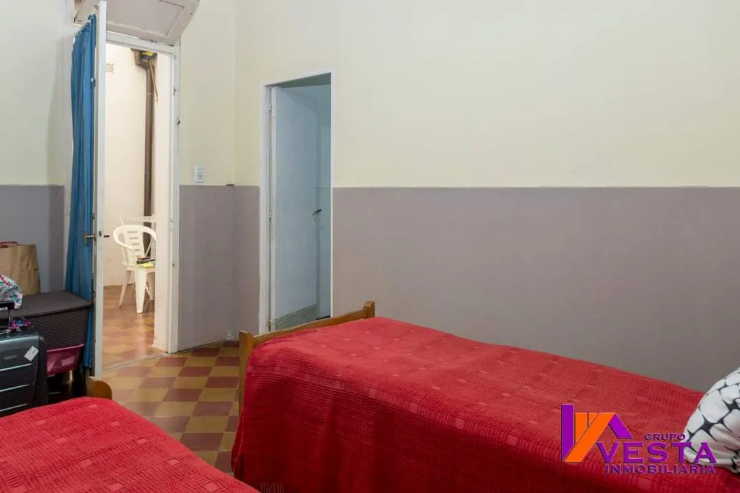 CASA EN VENTA + DOS LOCALES COMERCIALES *SAN LUIS 900* MACROCENTRO