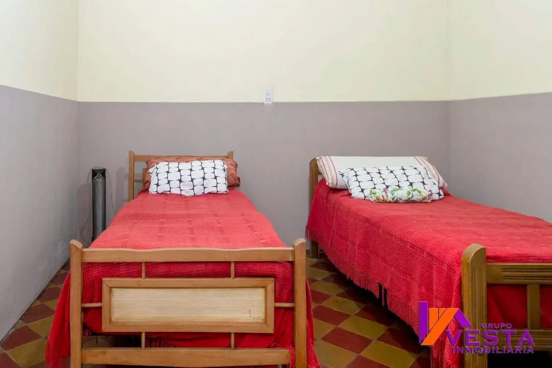CASA EN VENTA + DOS LOCALES COMERCIALES *SAN LUIS 900* MACROCENTRO