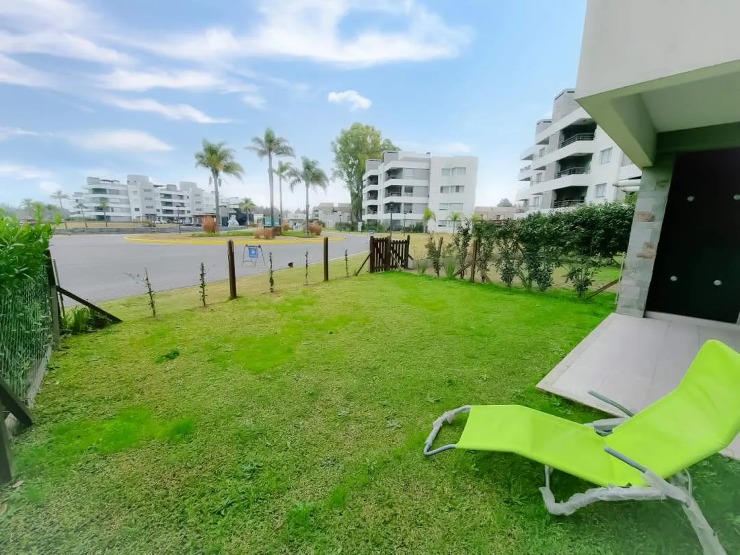 ALQUILER ANUAL, TEMPORARIO O VACACIONAL | 2 AMBIENTES CON JARDÍN Y PARRILLA | AMOBLADO | LAGOON PILAR