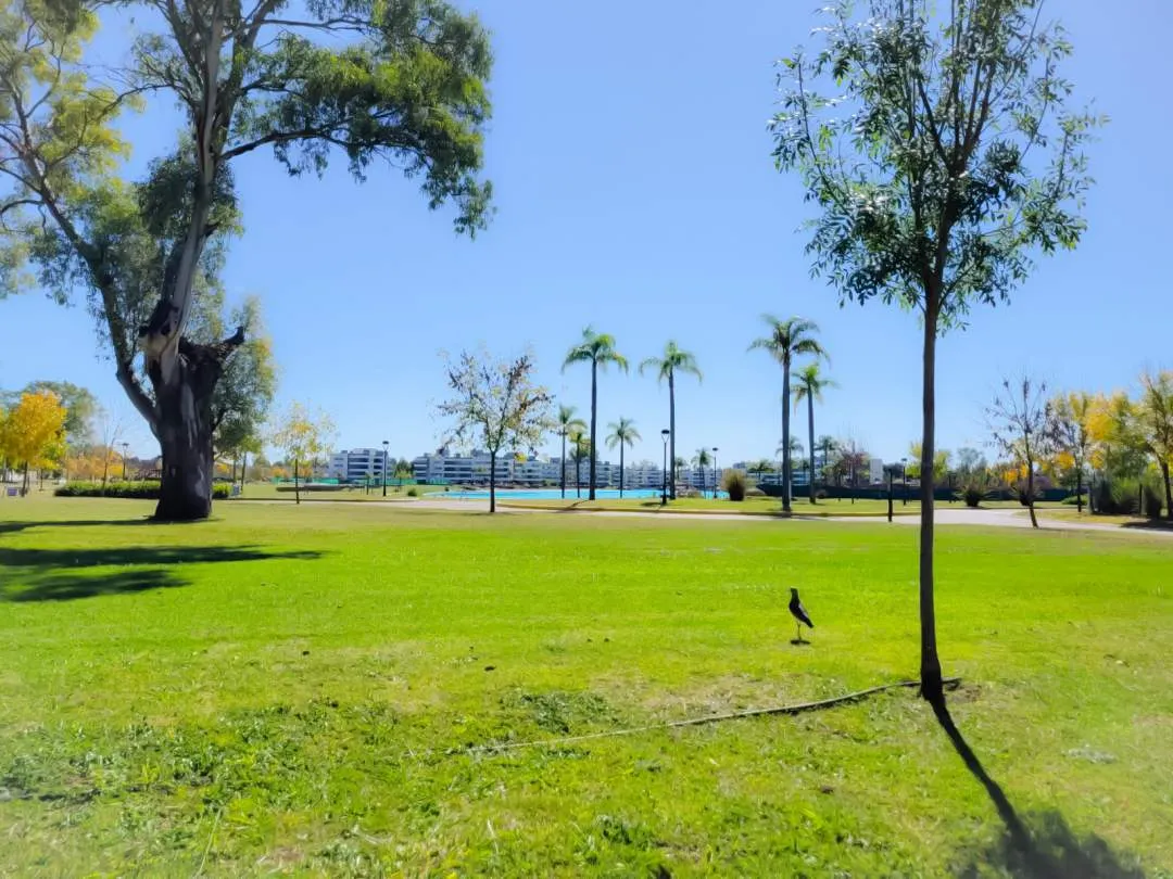 ALQUILER ANUAL, TEMPORARIO O VACACIONAL | 2 AMBIENTES CON JARDÍN Y PARRILLA | AMOBLADO | LAGOON PILAR