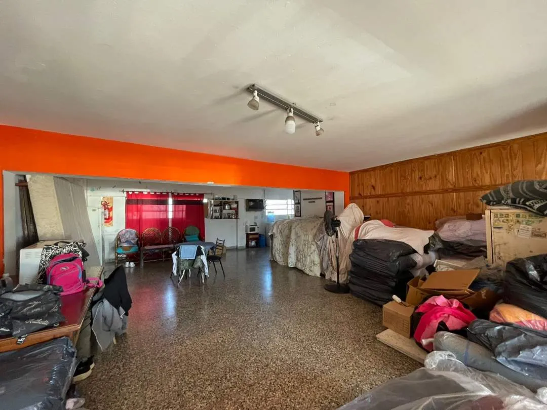 Venta en Block-Local + Casa 3amb