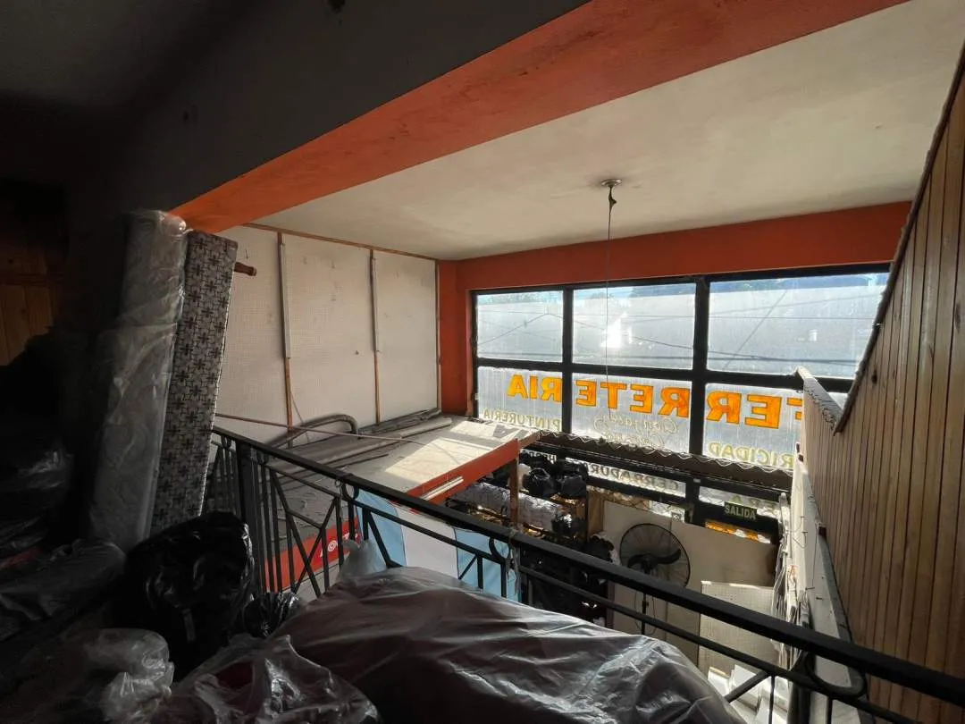 Venta en Block-Local + Casa 3amb