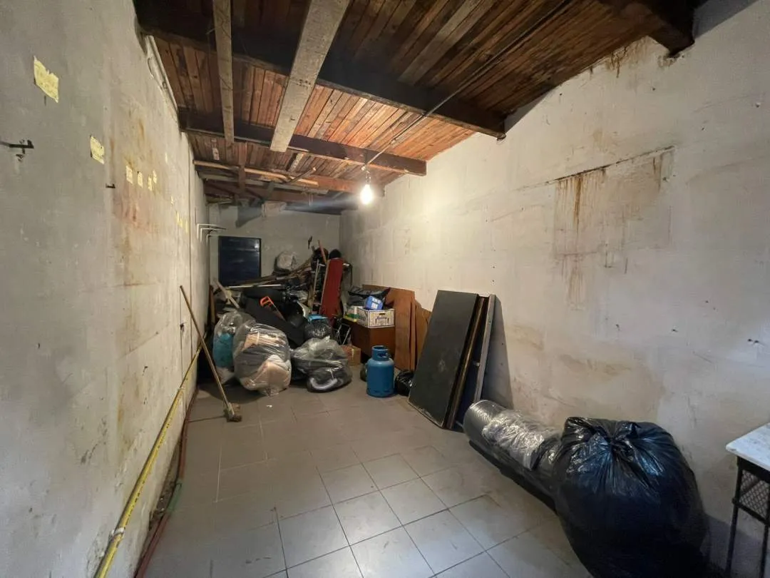 Venta en Block-Local + Casa 3amb