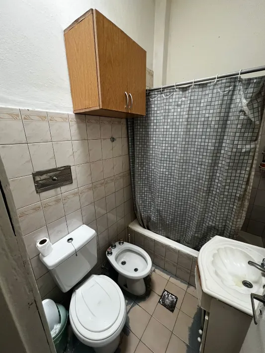 Venta en Block-Local + Casa 3amb