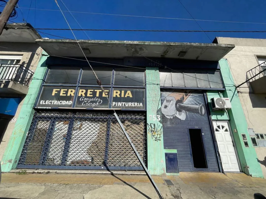 Venta en Block-Local + Casa 3amb