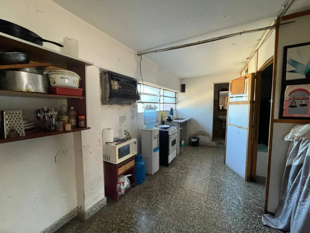Venta en Block-Local + Casa 3amb