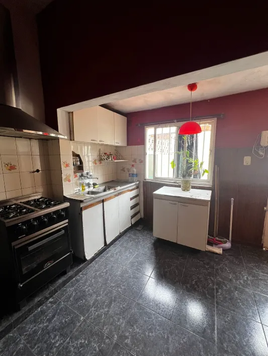 Venta en Block-Local + Casa 3amb