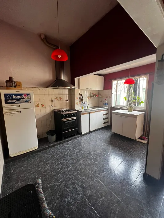 Venta en Block-Local + Casa 3amb