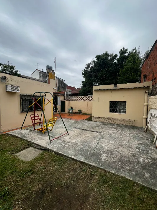 Venta en Block-Local + Casa 3amb