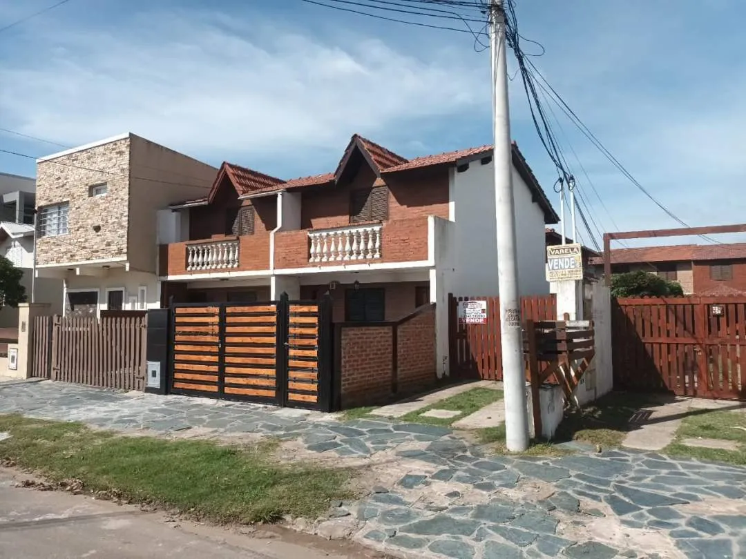 483- DUPLEX 3 AMBIENTES A MTS DEL MAR