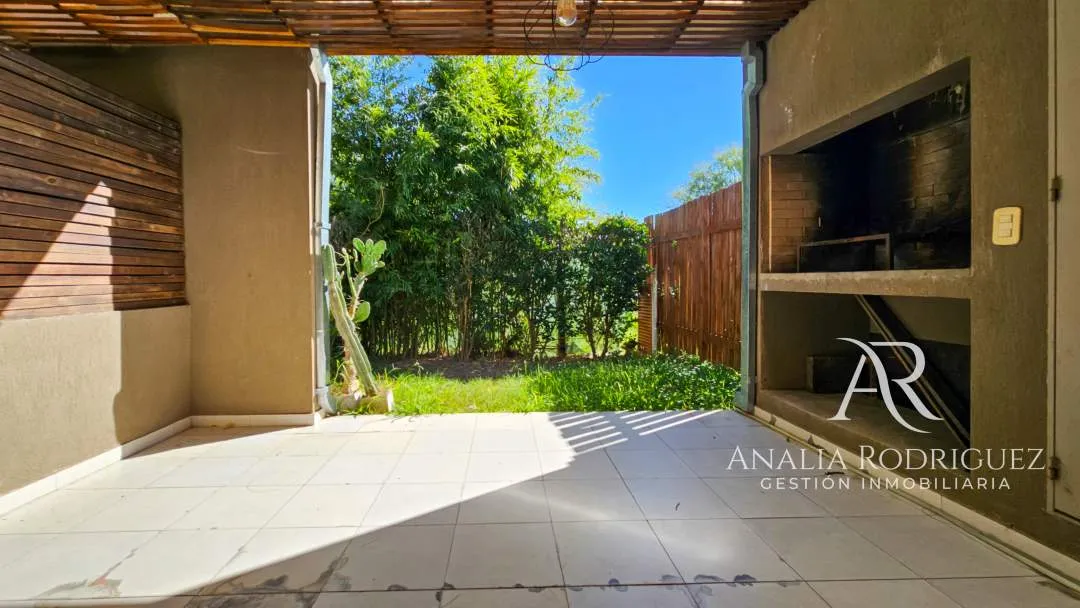ALQUILER | DEPARTAMENTO 2 AMBIENTES CON JARDÍN, PARRILLA Y COCHERA EN LA MADRUGADA II – PILAR