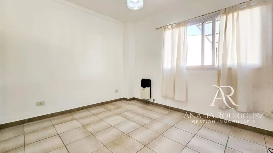 ALQUILER | DEPARTAMENTO 2 AMBIENTES CON JARDÍN, PARRILLA Y COCHERA EN LA MADRUGADA II – PILAR