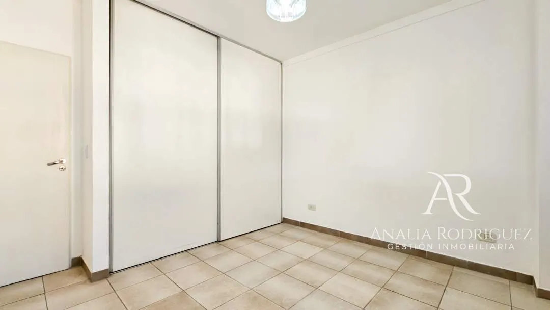 ALQUILER | DEPARTAMENTO 2 AMBIENTES CON JARDÍN, PARRILLA Y COCHERA EN LA MADRUGADA II – PILAR