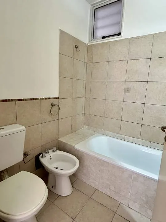 POLA al 2900, VILLA LUGANO. PH de 2 ambientes con DOS PATIOS.  Bajas Expensas. Excelente estado!