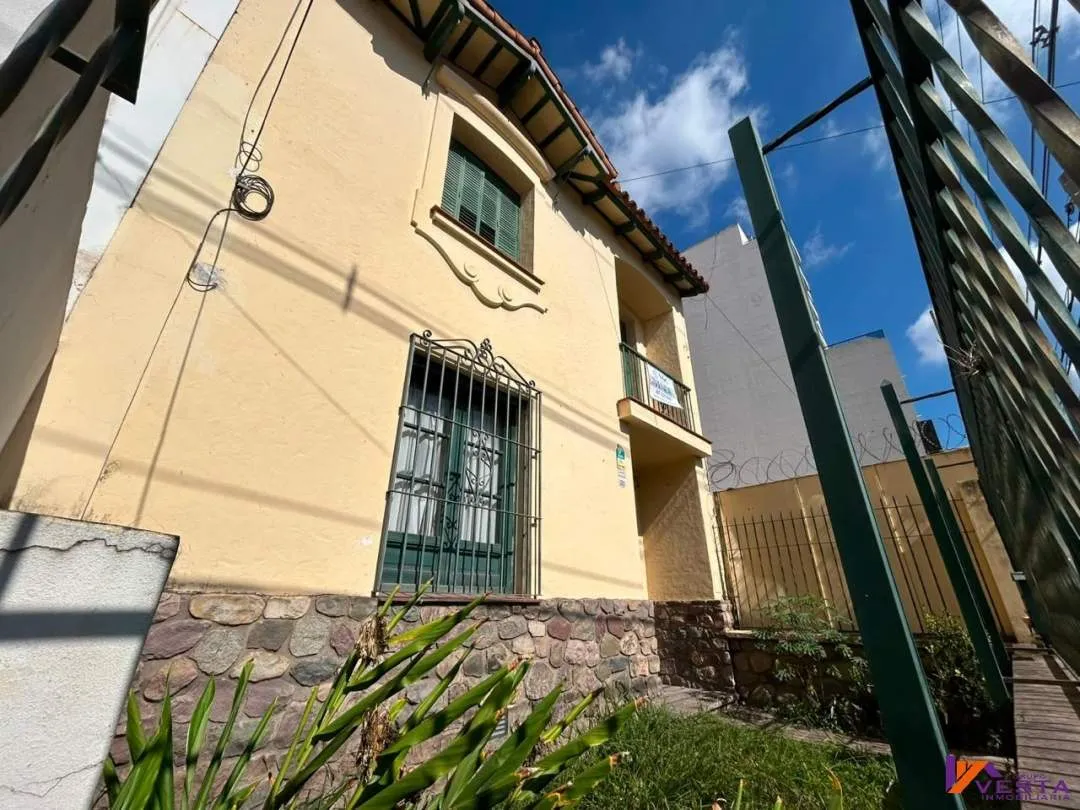 CASEROS 1300 * CASA EN VENTA * MACROCENTRO -SALTA