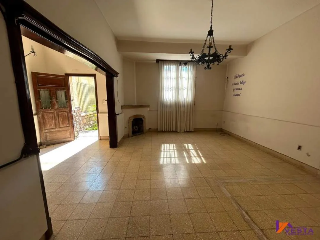 CASEROS 1300 * CASA EN VENTA * MACROCENTRO -SALTA
