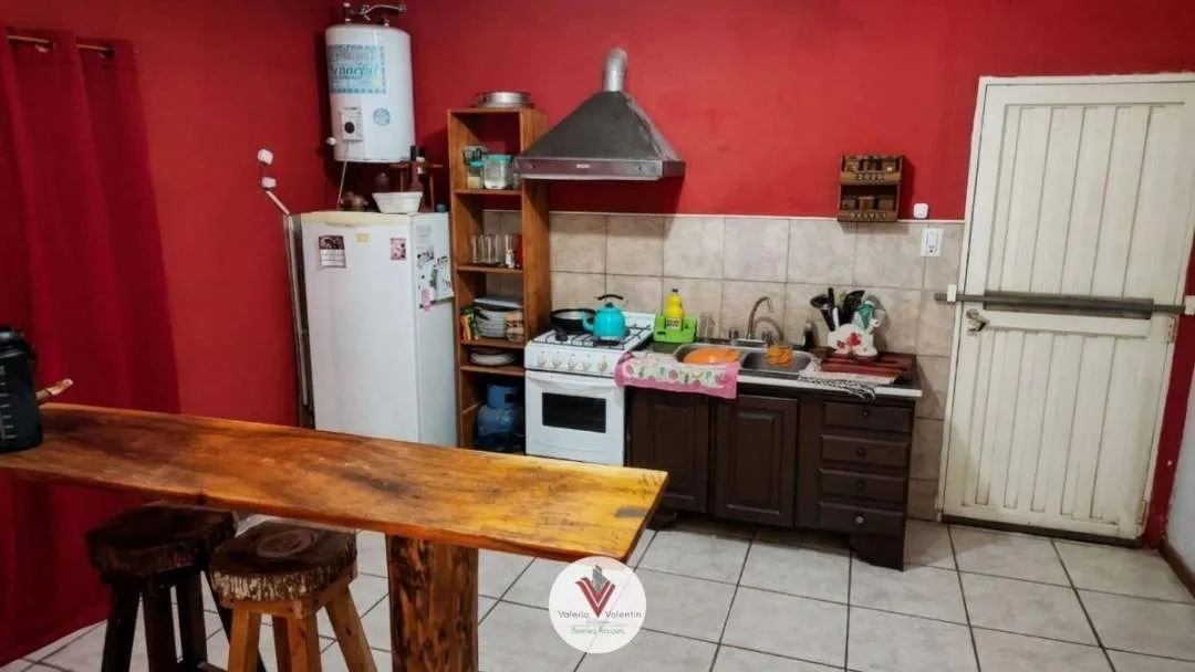 Casa 2 Dorm. | 200 m² | Amplio Patio con Deposito |Zona Termas