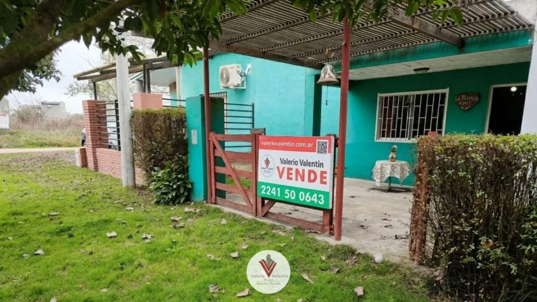Casa 2 Dorm. | 200 m² | Amplio Patio con Deposito |Zona Termas