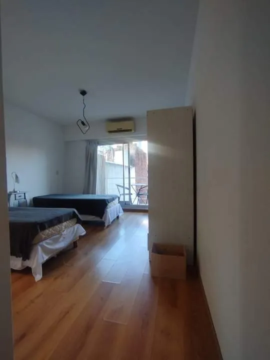 ALMAGRO. Av. CORRIENTES al 3100. Gran Ambiente en Edificio con Full Amenities