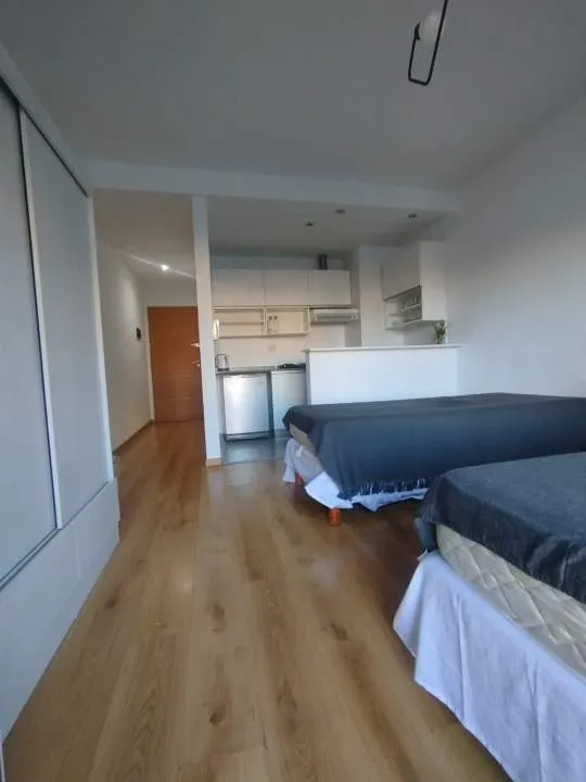 ALMAGRO. Av. CORRIENTES al 3100. Gran Ambiente en Edificio con Full Amenities
