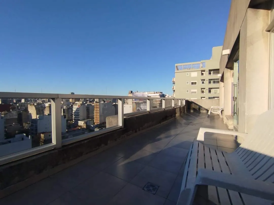 ALMAGRO. Av. CORRIENTES al 3100. Gran Ambiente en Edificio con Full Amenities