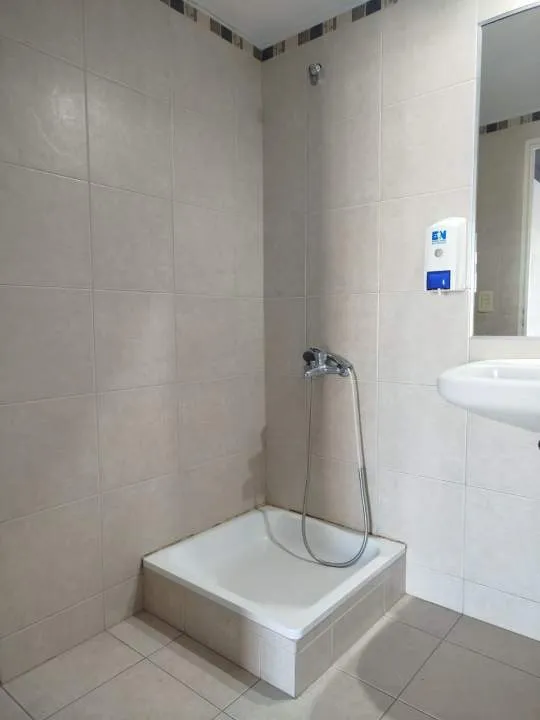 ALMAGRO. Av. CORRIENTES al 3100. Gran Ambiente en Edificio con Full Amenities