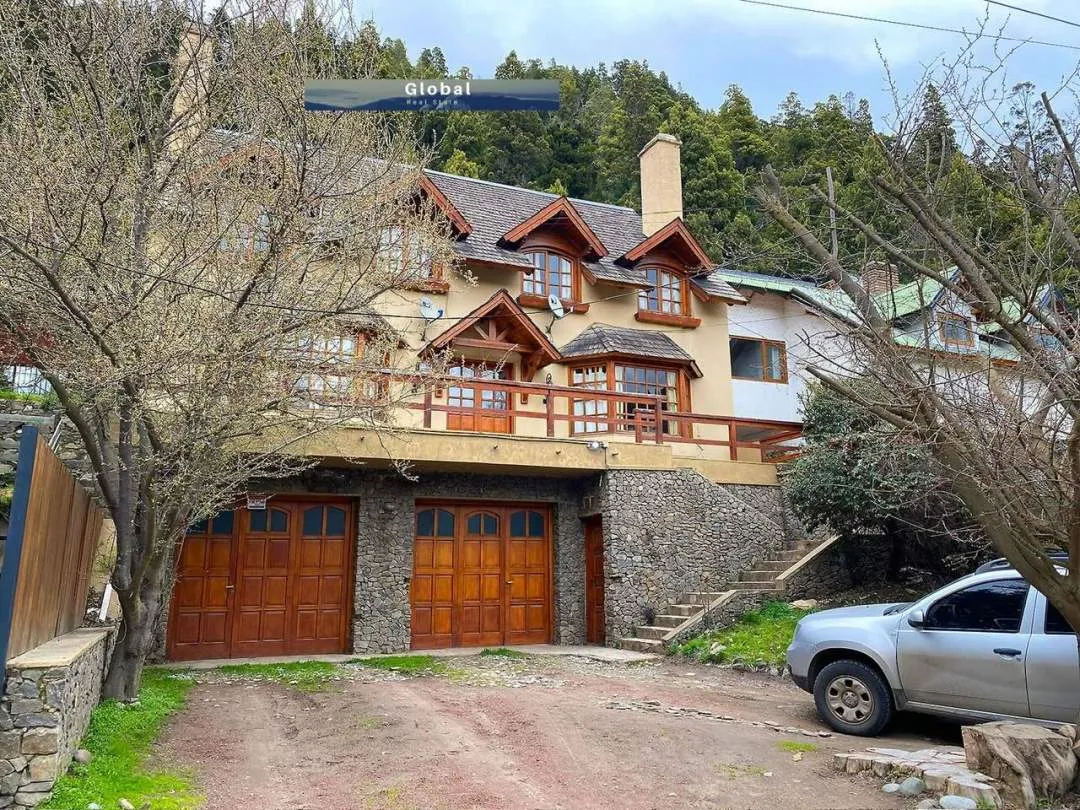CASA DÚPLEX SAN MARTÍN DE LOS ANDES, PATAGONIA ARGENTINA