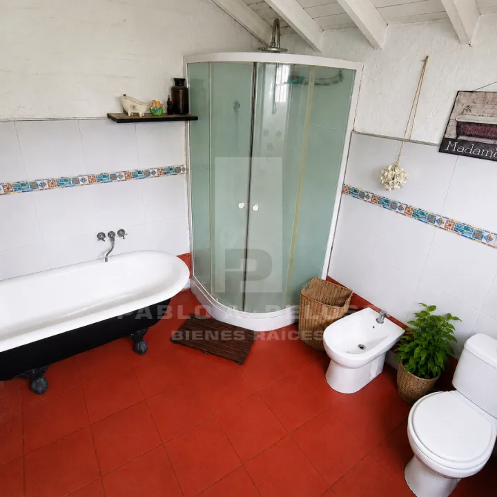 VENTA CASA 5 AMBIENTES EN MARIANO ACOSTA, AGUSTÍN FERRARI. ZONA OESTE. BUENOS AIRES.
